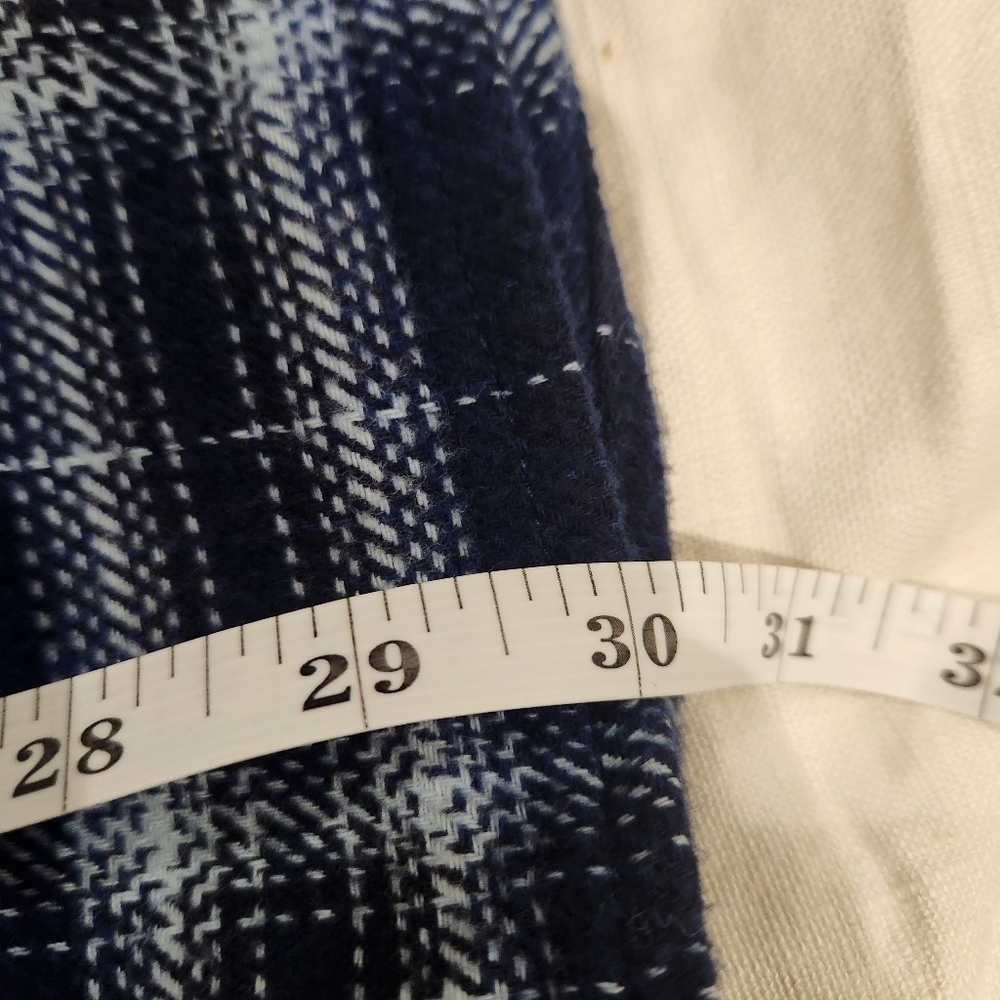 Woolrich Men’s Blue Plaid Flannel Shacket – 100% Cotton Button Down with Pockets - Picture 8 of 10